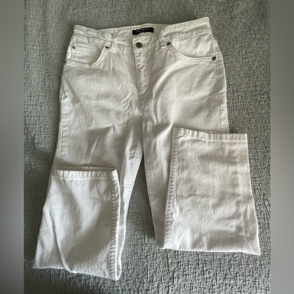 JONES NEW YORK SIGNATURE DENIM KENSINGTON CAPRI PANTS IN WHITE LADIES SIZE 8 - Picture 3 of 10